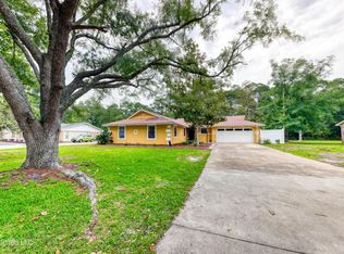 110 Braeburn Dr, Ocean Springs, MS 39564