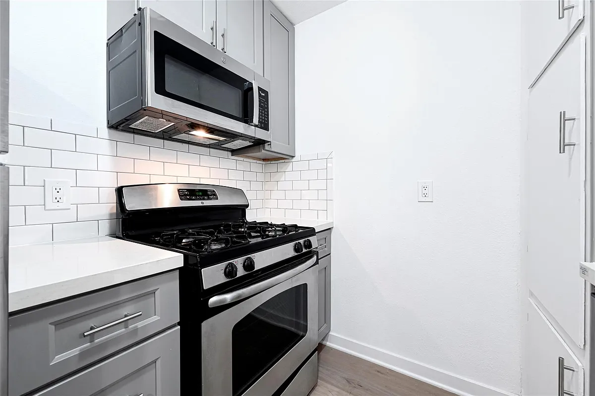Building Photo - 5718 Eskridge St #6