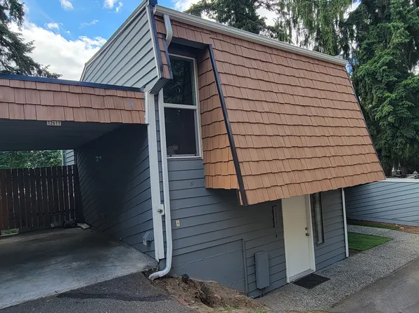12613 SE 42nd St #613, Bellevue, WA 98006