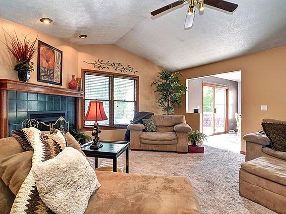 5th image of 111 Adella Ct