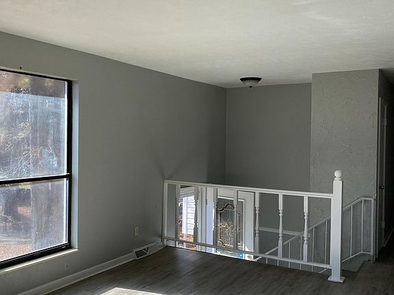 4th image of 2317 Ozark Dr