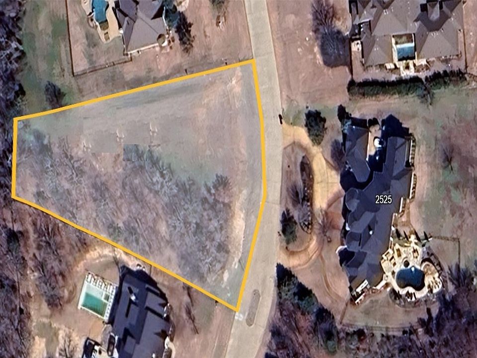 1st image of 2530 Woodland Dr