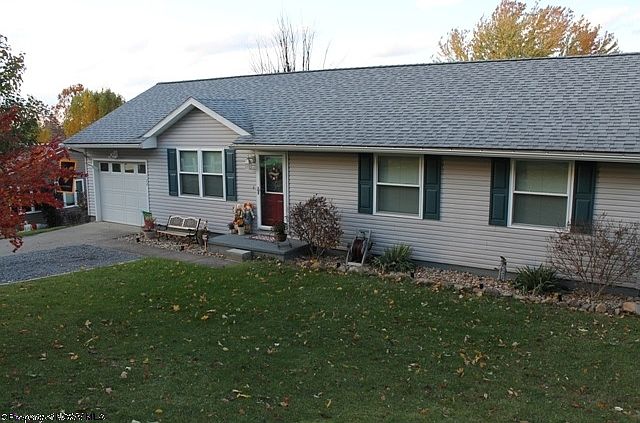 1st image of 122 E Hillview Dr