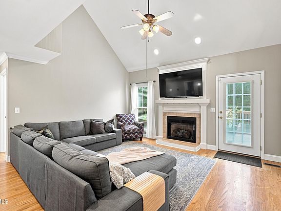 3rd image of 200 Carnegie Ct