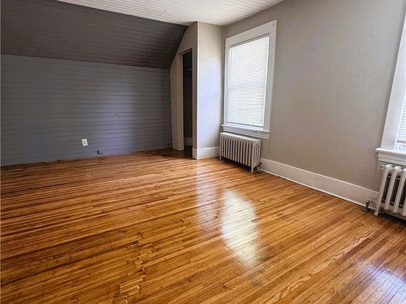 5th image of 13 Willow St