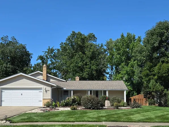 5411 Harleston Dr, Lyndhurst, OH 44124