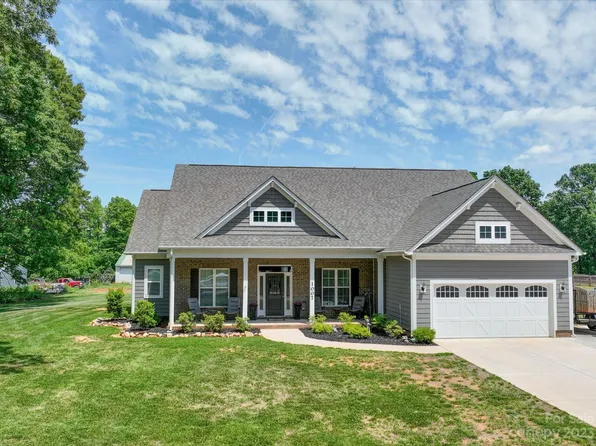 1007 Williamston Dr, Marshville, NC 28103
