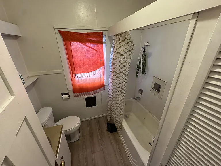 1020 NE Indiana St — Photo 12