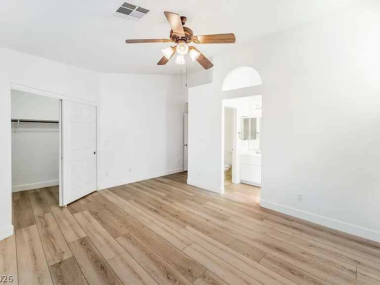 9724 Panorama Cliff Dr — Photo 20