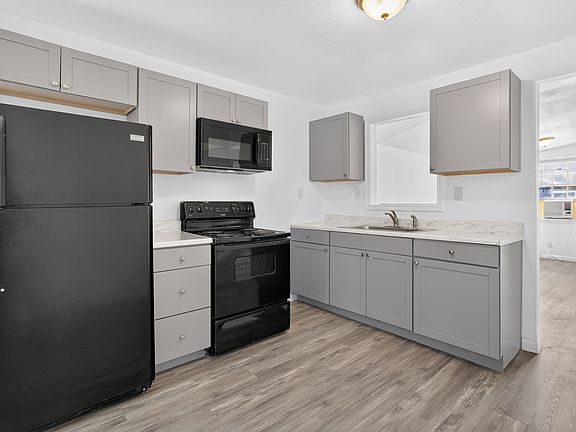 3rd image of 512 Wright Ave