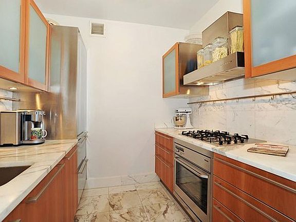 5th image of 80 Columbus Cir Unit 60A