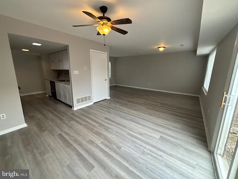 476 Bridge St — Photo 11