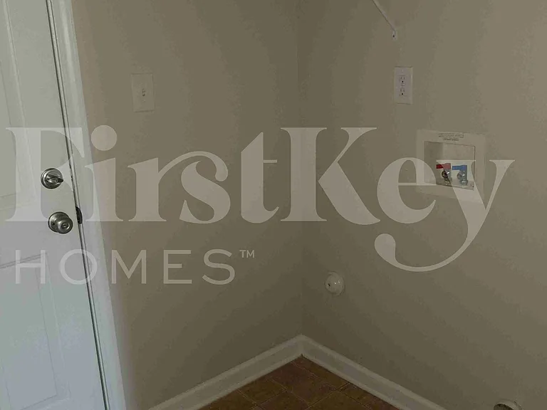 136 Rockbridge Ct — Photo 12