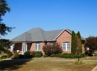 932 Lingle Farm Rd, Lexington, NC 27295