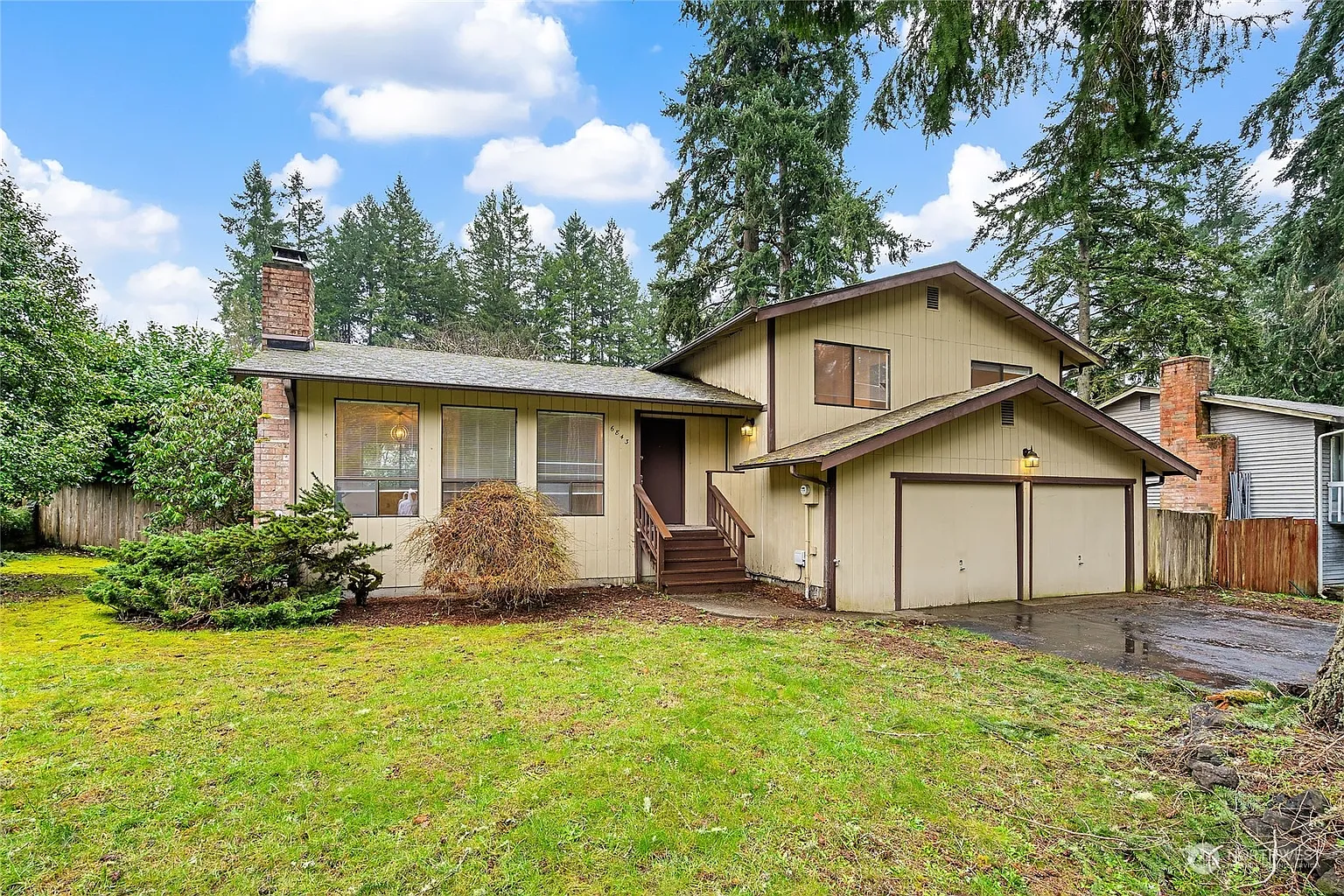 6843 Crest Drive SE photo 1