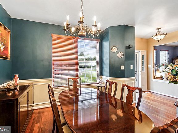 4th image of 10600 Shady Creek Ct
