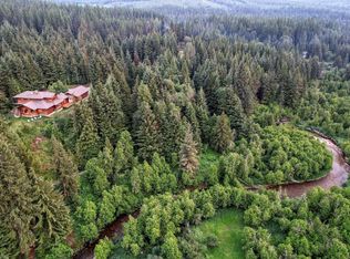 121 Susie Q Ln, Sandpoint, ID 83864