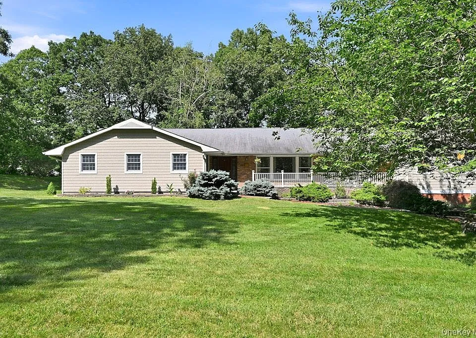 20 Williamsburg Dr