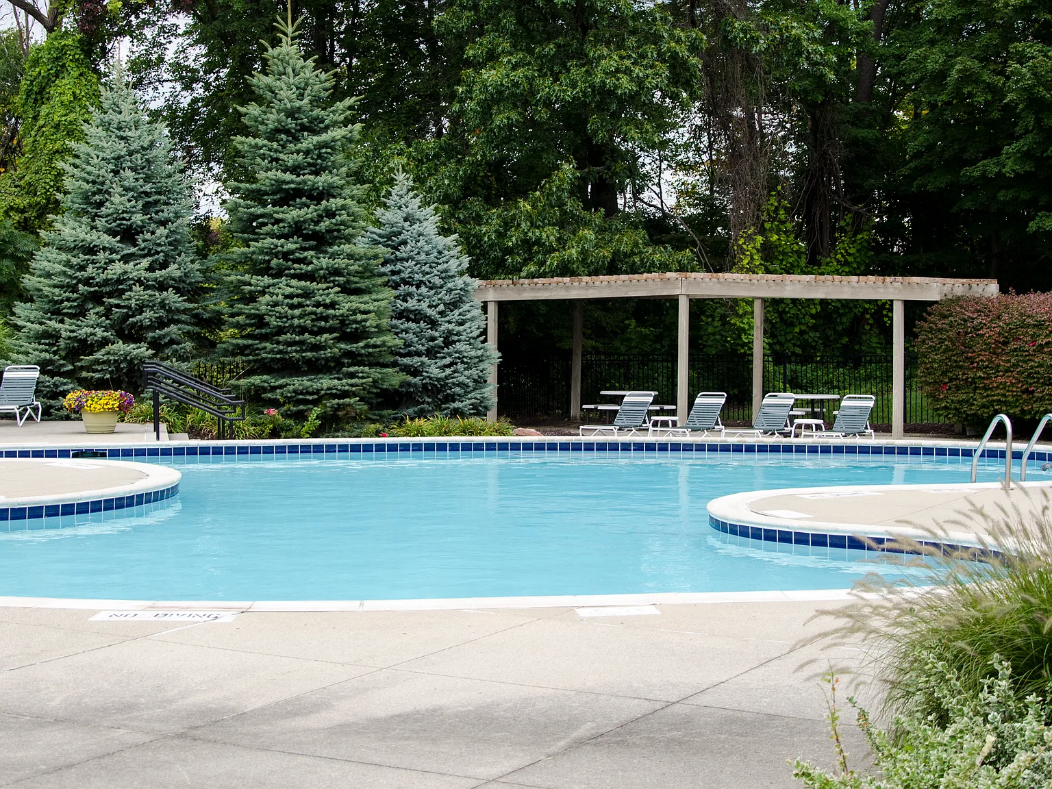 Heather Ridge Apartments — Photo 3