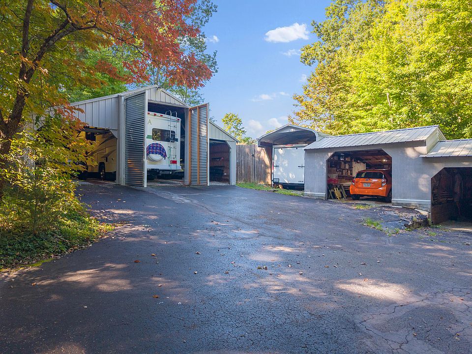 1st image of 285 Sontag Rd