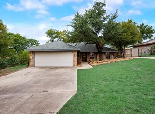 7516 Sequoia Ct, Lake Worth, TX 76135