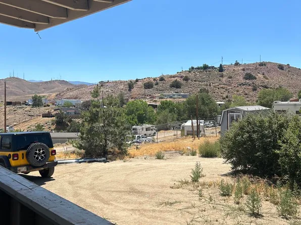 305 Quartz Ln, Sun Valley, NV 89433