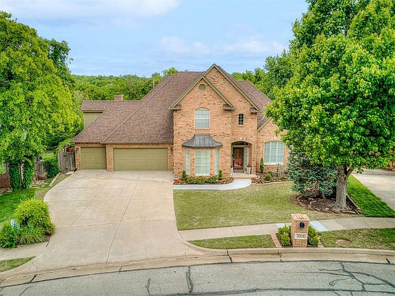 3rd image of 3016 Kingwood Dr
