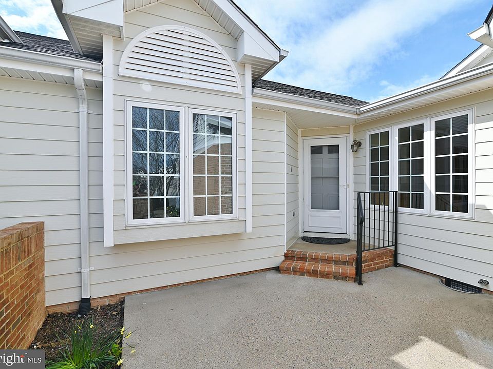 1st image of 203 Southridge Ct