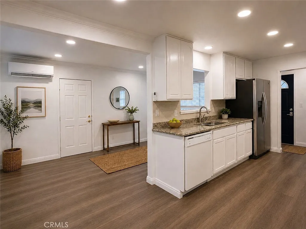3 bed, 1446 sqft, $3,600 — Photo 3
