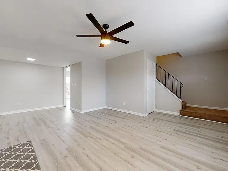 114 Villa Dr — Photo 3