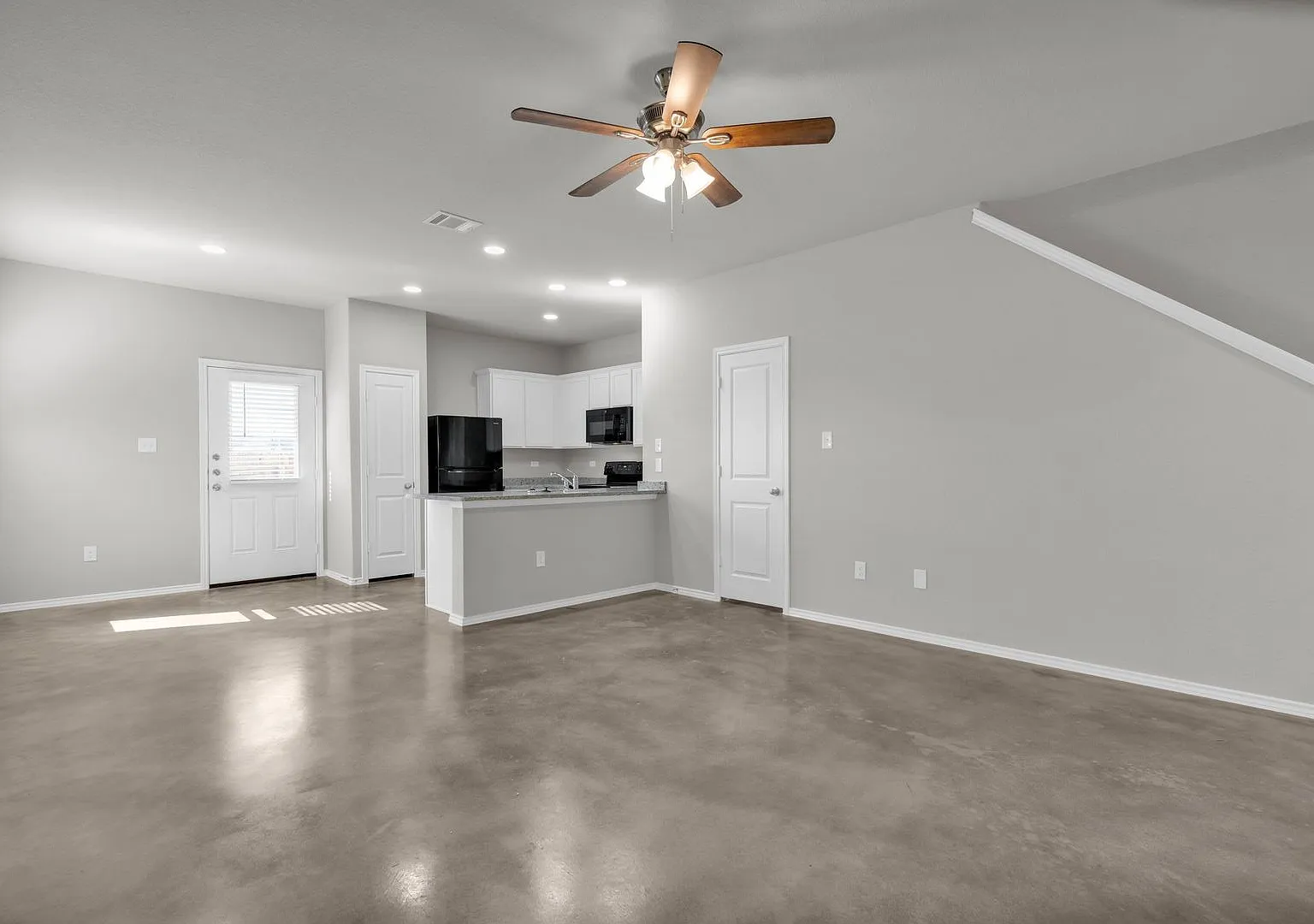9426 Apple Ridge Bld 2 — Photo 2