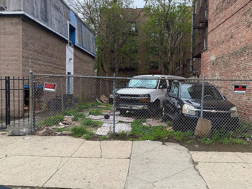 1st image of 159 S 2nd Avenue