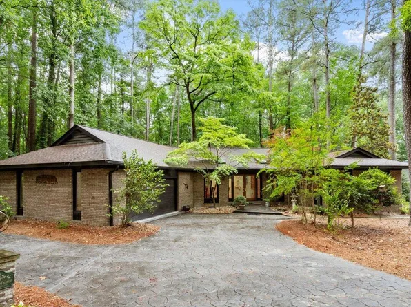 109 Loch Haven Ln, Cary, NC 27518