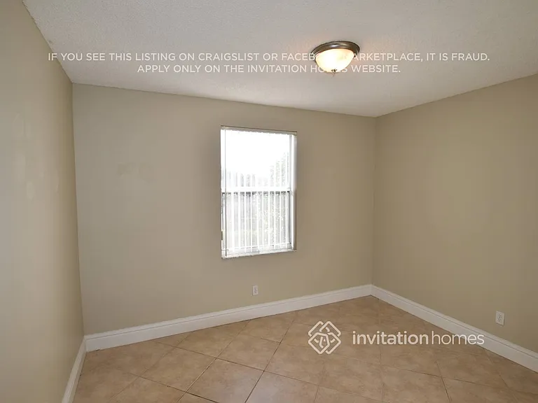 1900 NW 193rd Ave — Photo 13