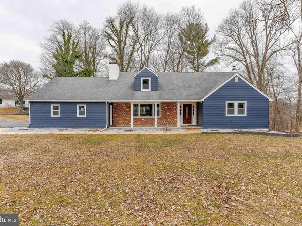 1225 Dogwood Dr, West Chester, PA 19380