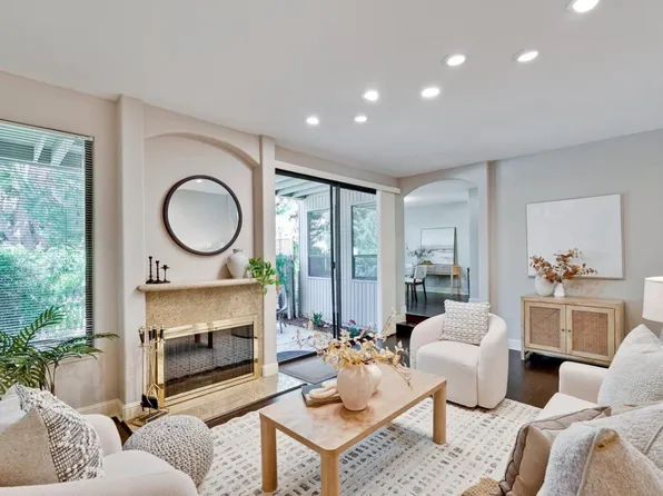 928 Wright Ave APT 401, Mountain View, CA 94043