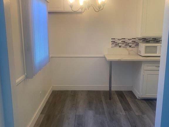 4th image of 1657 Colby Ave #2