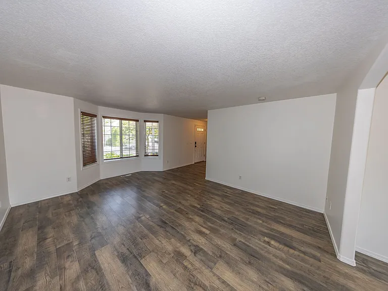 618 NW 27th Ave — Photo 7