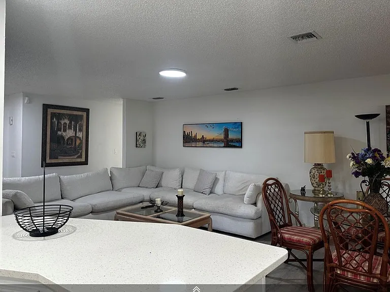 5144 Pine Tree Ln — Photo 3
