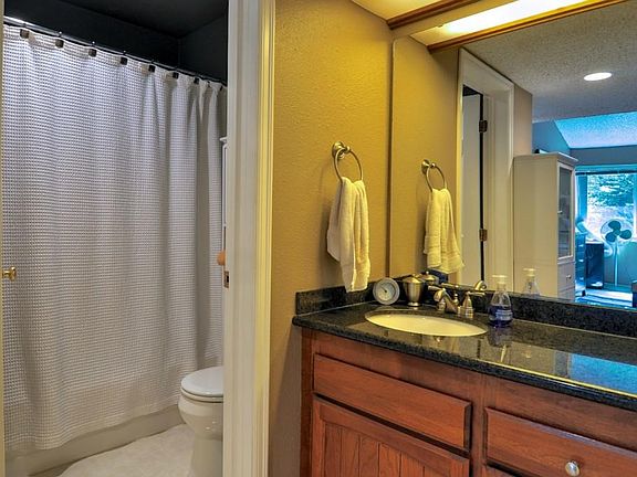 4th image of 11506 NE 128th St APT 23