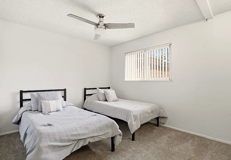 4305 Andrew Dr NE — Photo 18