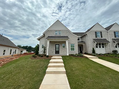 1742 Woodland Pines Ln Photo 1