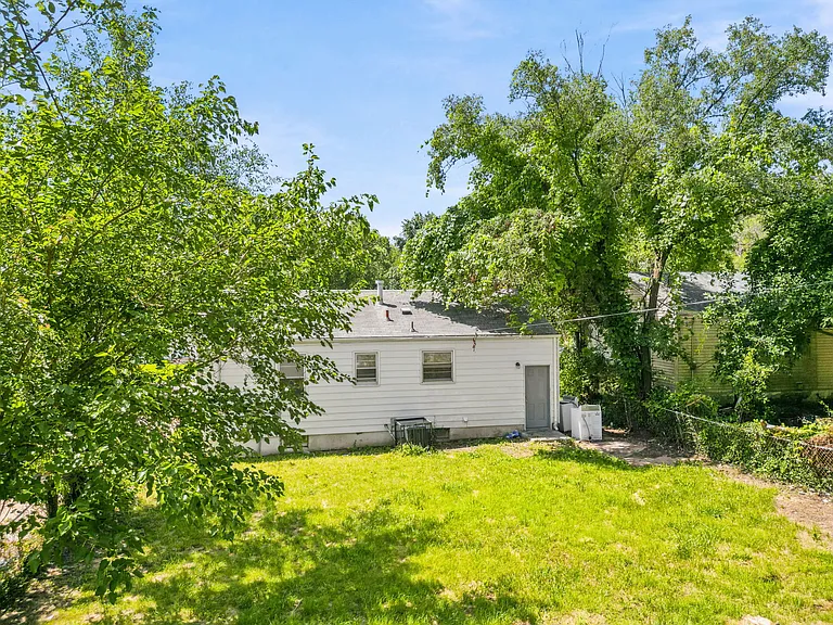 8515 Jenny Dr — Photo 43