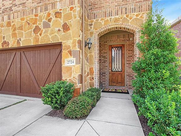 4th image of 2724 Cedar Elm Dr