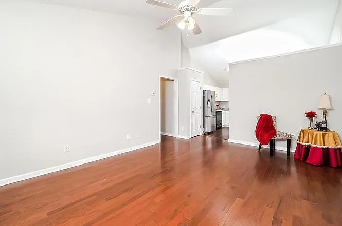 5117 Parkerwood Dr — Photo 9