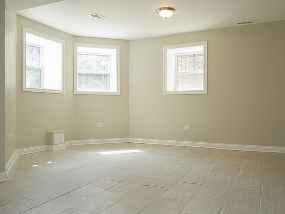 3rd image of 6118 S Eberhart Ave #G