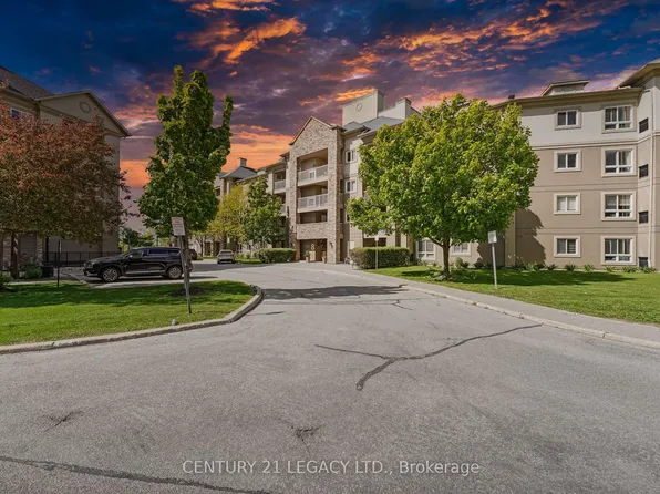 8 Dayspring Cir #1307, Brampton, ON L6P 2Z7