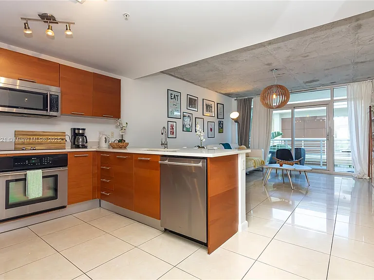 3250 NE 1st Ave #608 — Photo 4