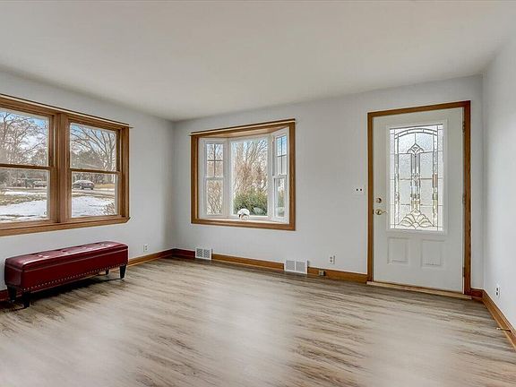 3rd image of 1614 S Berlin Ave