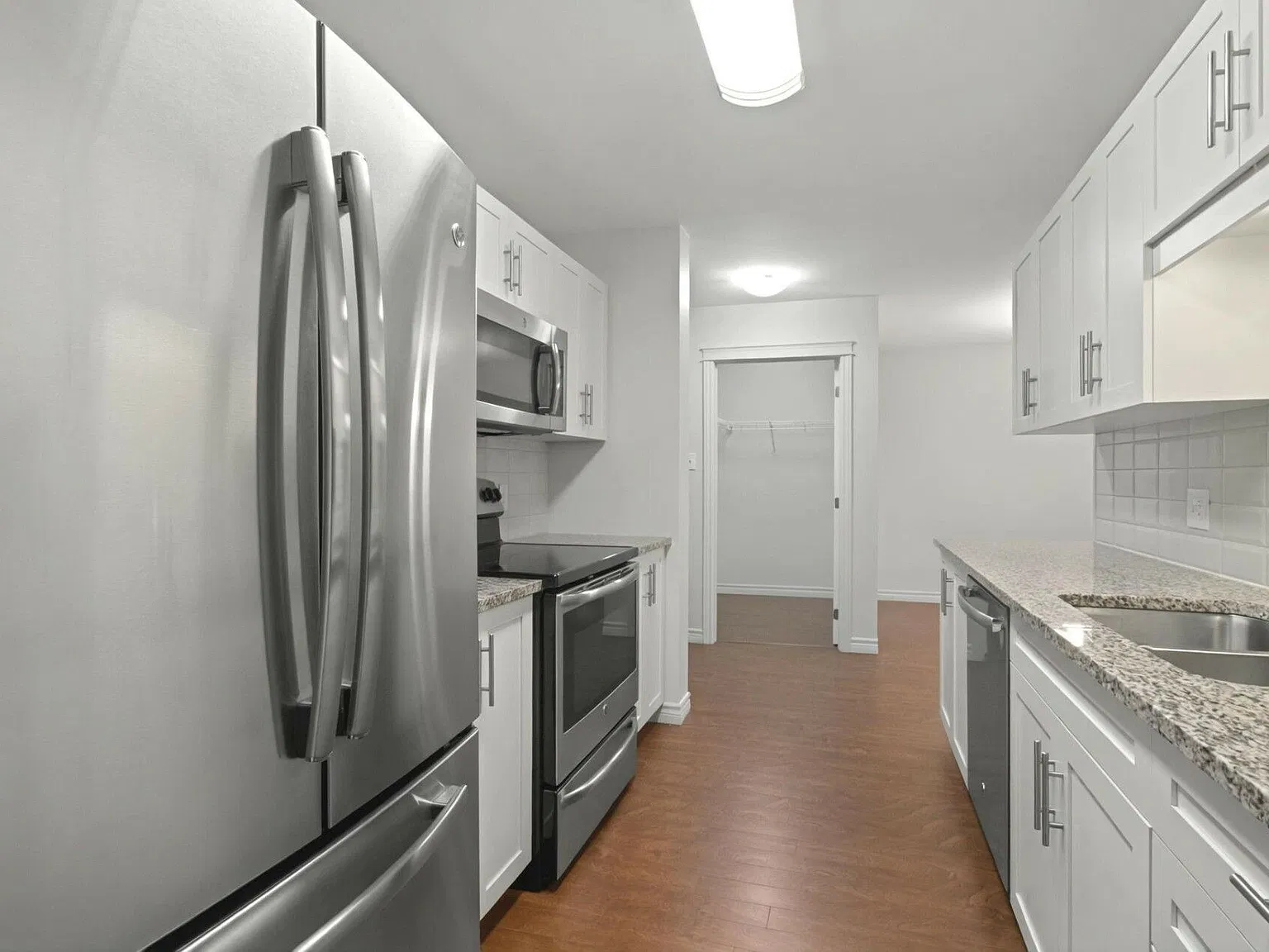 model -190 Carson Dr — Photo 2